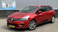 Rood, metallic lak Gebruikt 2017 Renault Clio GrandTour Intens Stationwagen | € 8.449 (Eerlijke prijs)