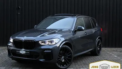 Grijs Occasion 2021 BMW X5 M Sport SUV | € 61.500 (Goede deal)