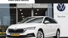 Wit Gebruikt 2022 Skoda Octavia Business Line Stationwagen | € 25.945 (Super prijs)