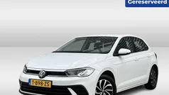 Wit Gebruikt 2023 VW Polo Life Hatchback | € 18.950 (Eerlijke prijs)