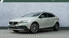 Bruin Gebruikt 2019 Volvo V40 CC Stationwagen | € 23.694 (Eerlijke prijs)