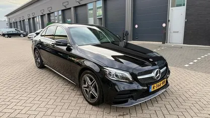 Gebruikt 2019 Mercedes C180 AMG line Sedan | € 23.999 (Goede deal)