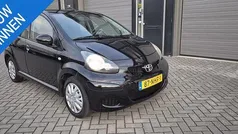 Zwart Gebruikt 2010 Toyota Aygo Comfort Hatchback | € 3.750 (Eerlijke prijs)