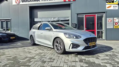 Grijs Occasion 2021 Ford Focus Business Edition Stationwagen | € 13.750 (Eerlijke prijs)
