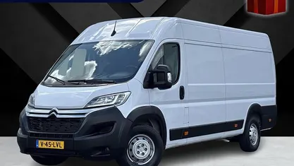 Wit Gebruikt 2023 Citroën Jumper MPV | € 23.425 (Eerlijke prijs)