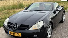 Zwart Gebruikt 2005 Mercedes SLK200 Cabriolet | € 7.499 (Eerlijke prijs)