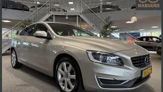 Bruin Gebruikt 2017 Volvo S60 Momentum Sedan | € 16.950 (Eerlijke prijs)