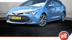 Blauw, metallic lak Gebruikt 2020 Toyota Corolla Stationwagen | € 21.700 (Eerlijke prijs)