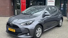 Grijs Gebruikt 2024 Toyota Yaris Hybrid Hatchback | € 23.239 (Eerlijke prijs)