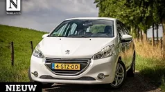 Wit Gebruikt 2013 Peugeot 208 Allure Hatchback | € 5.490 (Eerlijke prijs)