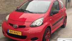 Rood Gebruikt 2010 Toyota Aygo Cool Hatchback | € 2.995 (Goede deal)