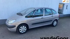 Beige, metallic lak Gebruikt 2004 Citroën Xsara Picasso MPV | € 1.450 (Eerlijke prijs)