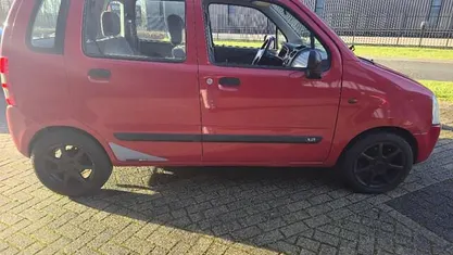 Rood Occasion 2001 Suzuki Wagon R GL MPV | € 1.500 (Eerlijke prijs)