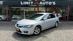 Grijs, metallic lak Gebruikt 2011 Honda Civic Elegance Sedan | € 7.499 (Eerlijke prijs)