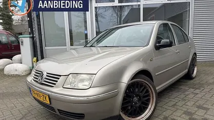 Occasion VW Bora 105 PK (77 kW) 2004 Beige Sedan