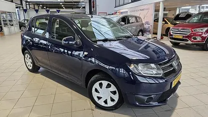 Blauw Occasion 2014 Dacia Sandero Lauréate Hatchback | € 5.250 (Eerlijke prijs)