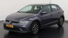 Grijs Gebruikt 2024 VW Polo Life Hatchback | € 24.695 (Eerlijke prijs)