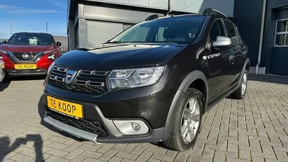 Occasion Dacia Sandero Stepway 90 PK (66 kW) 2016 Zwart Hatchback