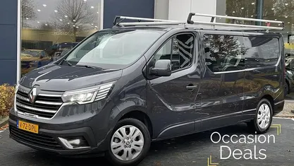 Grijs Occasion 2024 Renault Trafic Luxe MPV | € 31.925 (Super prijs)