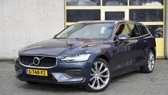 Blauw, metallic lak Gebruikt 2019 Volvo V60 Momentum Stationwagen | € 23.950 (Eerlijke prijs)