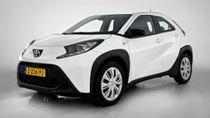 Wit Gebruikt 2024 Toyota Aygo Play Hatchback | € 17.445 (Eerlijke prijs)