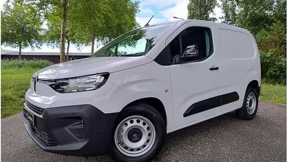 Nieuw Citroën Berlingo Comfort 100 kW (136 PK) 2026 Wit MPV