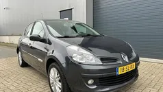Grijs (metallic) Gebruikt 2006 Renault Clio R.S. Initiale Hatchback | € 2.499 (Eerlijke prijs)