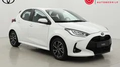 Wit Gebruikt 2024 Toyota Yaris Hybrid Hatchback | € 24.999 (Eerlijke prijs)