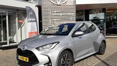 Grijs Gebruikt 2020 Toyota Yaris Hybrid Edition Hatchback | € 19.400 (Goede deal)