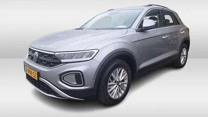 Grijs Occasion 2024 VW T-Roc Life SUV | € 29.950 (Eerlijke prijs)