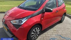 Rood Gebruikt 2021 Toyota Aygo X-play Hatchback | € 9.450 (Eerlijke prijs)
