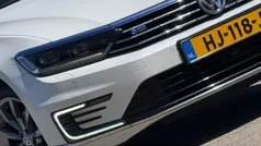 Wit Gebruikt 2015 VW Passat Highline Stationwagen | € 14.725 (Eerlijke prijs)