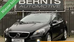 Zwart Gebruikt 2017 Volvo V40 CC Stationwagen | € 16.550 (Eerlijke prijs)