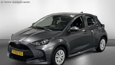 Grijs Gebruikt 2023 Toyota Yaris Hybrid Active Hatchback | € 19.900 (Goede deal)
