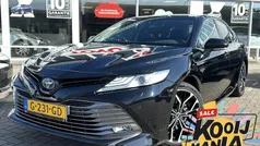 Zwart Gebruikt 2019 Toyota Camry Premium Sedan | € 24.950 (Eerlijke prijs)