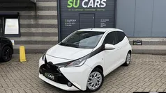 Gebruikt 2016 Toyota Aygo X-play Hatchback | € 6.950 (Eerlijke prijs)
