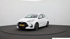 Wit Gebruikt 2024 Toyota Yaris Hybrid Hatchback | € 23.895 (Eerlijke prijs)