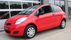 Rood Gebruikt 2010 Toyota Yaris Hatchback | € 3.995 (Eerlijke prijs)