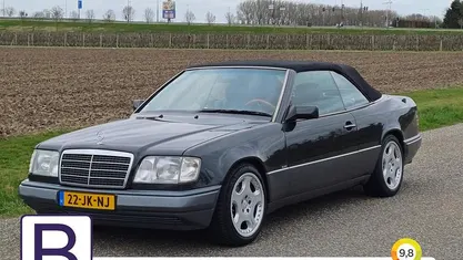 Grijs Gebruikt 1994 Mercedes E220 Cabriolet | € 30.925