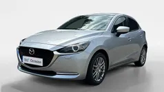 Sonic silver Gebruikt 2022 Mazda 2 Luxury Hatchback | € 19.445 (Eerlijke prijs)