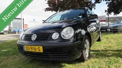Zwart Gebruikt 2002 VW Polo Hatchback | € 1.249 (Eerlijke prijs)