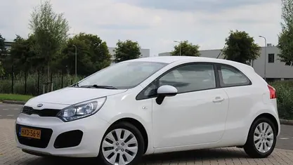 Occasion Kia Rio Plus 86 PK (63 kW) 2012 Wit Hatchback