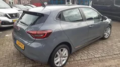 Grijs Gebruikt 2020 Renault Clio V Zen Hatchback | € 10.950 (Eerlijke prijs)