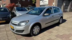 Gebruikt 2004 Opel Astra Essentia Hatchback | € 1.900 (Eerlijke prijs)