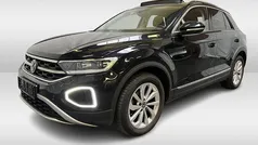 Zwart Gebruikt 2022 VW T-Roc Style SUV | € 31.950 (Eerlijke prijs)