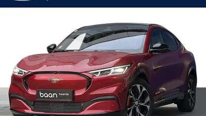 Rood (metallic) Gebruikt 2024 Ford Mustang Mach-E Premium SUV | € 41.450 (Eerlijke prijs)