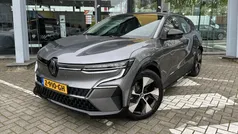 Grijs Nieuw 2024 Renault Mégane Evolution Hatchback | € 31.890 (Eerlijke prijs)