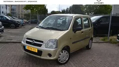 Geel Gebruikt 2004 Opel Agila Essentia Hatchback | € 950 (Goede deal)