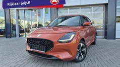 Oranje Nieuw 2025 Suzuki Swift Style Hatchback | € 23.899 (Eerlijke prijs)