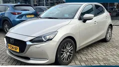Platinum quartz m Gebruikt 2022 Mazda 2 Signature Hatchback | € 21.900 (Eerlijke prijs)